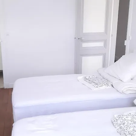 3 Pieces Avec Terrasse Et Balcon Apartment Paris