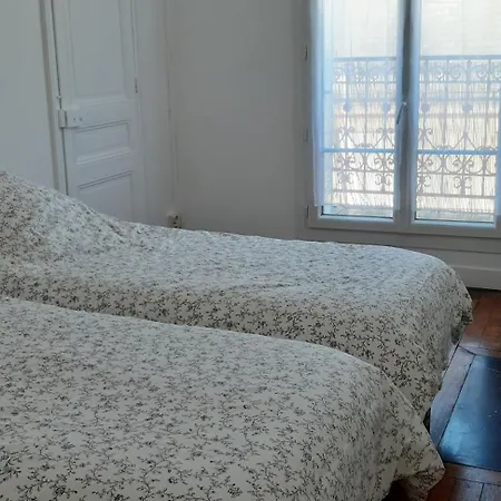3 Pieces Avec Terrasse Et Balcon * Paris