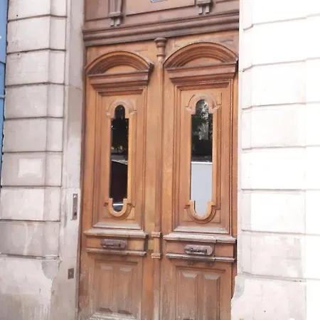 3 Pieces Avec Terrasse Et Balcon * Paris